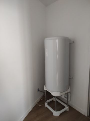 Location Appartement 2 pièces 40m² ORLEANS 45000 - Photo 5