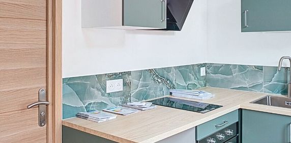 Appartement à louer - REIMS GARE - Photo 2