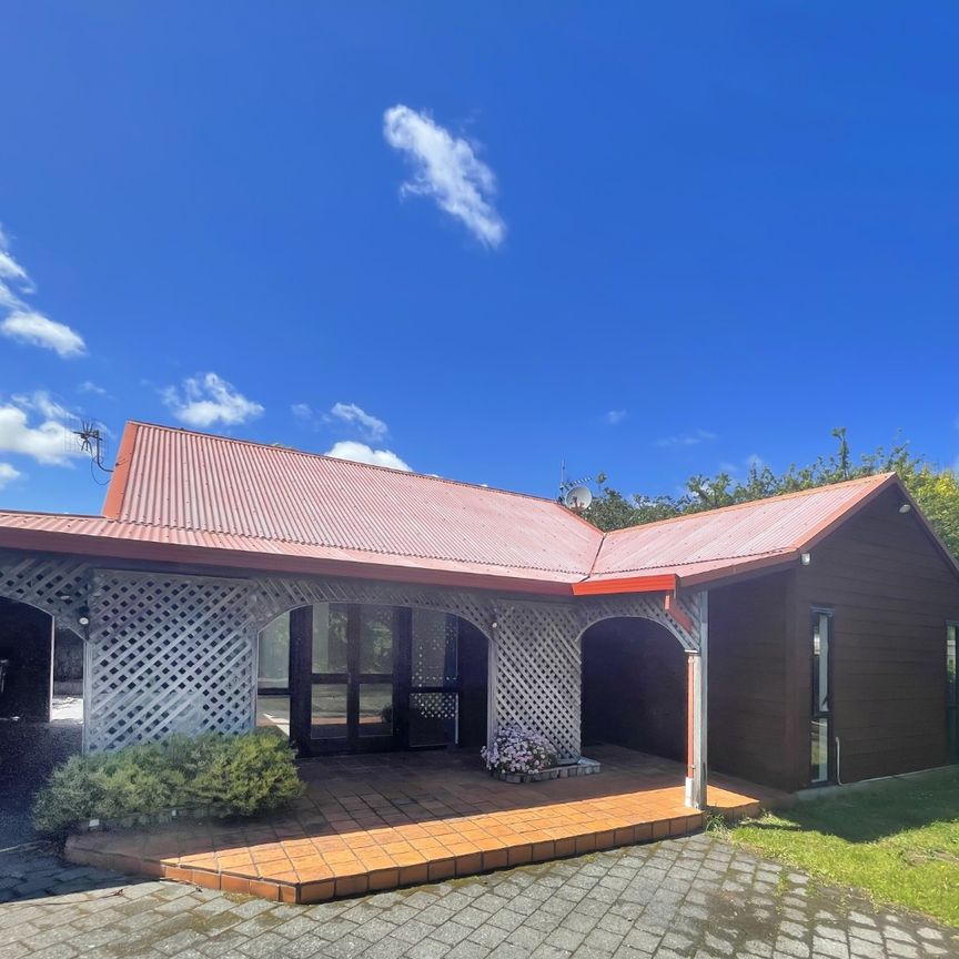 PETONE LIVING - Photo 1