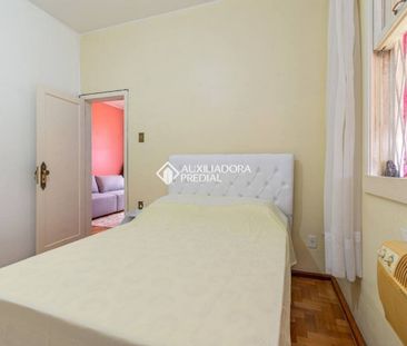 Casa com 5 quartos e 207m² para alugar em Medianeira, Porto Alegre. - Foto 3