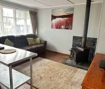 Furnished three bedroom - Photo 5