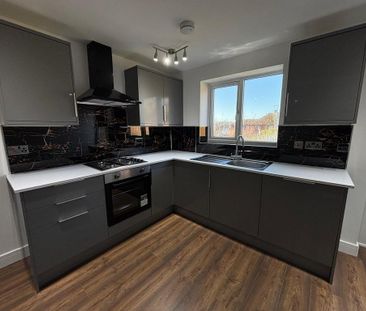 3 bedroom apartment to rent - Photo 2