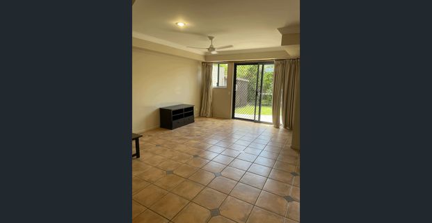 Great Location 3 Bedroom 2 Bathroom - Photo 1