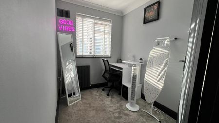 3 bedroom semi-detached house to rent - Photo 4