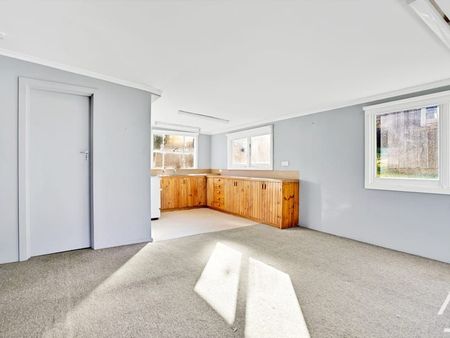 Quiet & Private Living - Photo 4