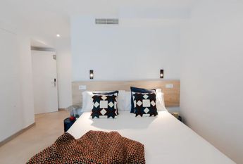 Calle Lazcano, Málaga, Andalusia 29008