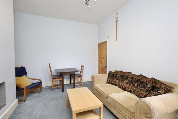 2 bedroom Flat to rent in Sandringham Road, South Gosforth, Newcastle Upon Tyne - Photo 1