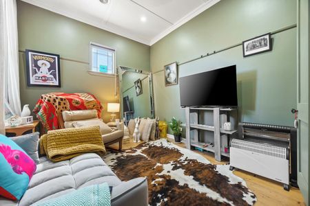 4 BEDROOM HOME IN BALLARAT CENTRAL - Photo 2