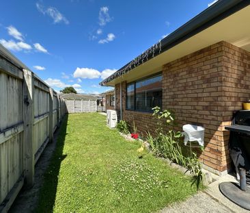 3-Bedroom Home in Trentham - Photo 2