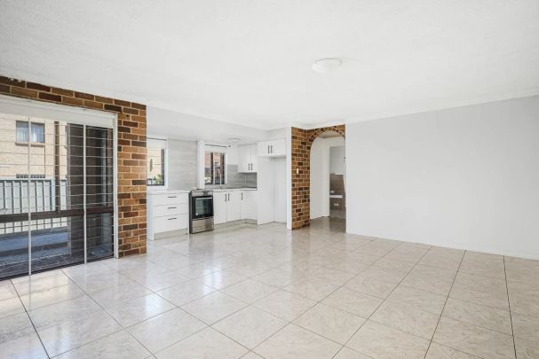 Ground Floor Apartment in Prime Location - Photo 1