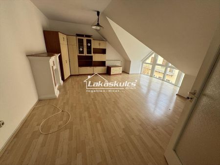 Kiadó átlagos állapotú lakás - Sopron - Fotó 3
