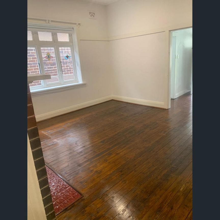 Renovated 4-Bedroom Family Home in Prime Dulwich Hill Location - Photo 1