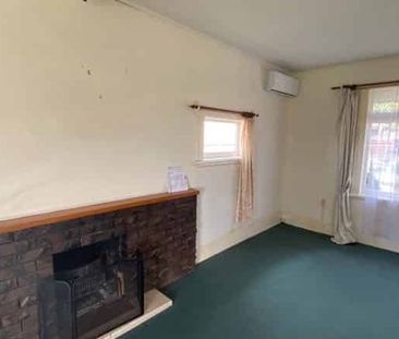 Charming 2-Bedroom, Gardeners delight - Photo 2