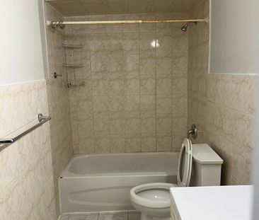 For Lease - 7258 Sills Road, Mississauga, Ontario - Photo 3