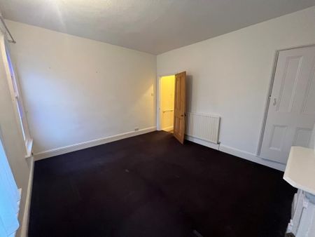 2 bedroom semi-detached house to rent - Photo 5