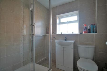 2 bedroom semi-detached house to rent - Photo 4