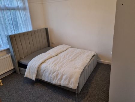 Room in a Shared House, Parthenon Drive, L11 - Photo 3