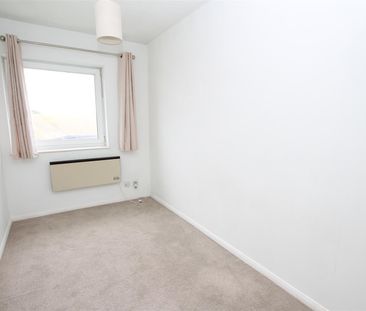 Balcombe Road, Peacehaven - Photo 2