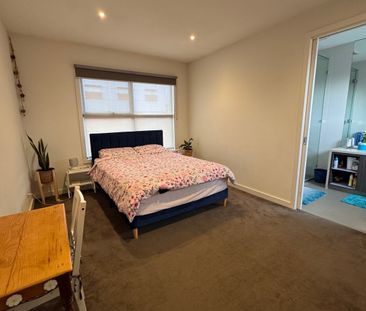 Essendon North - Photo 6