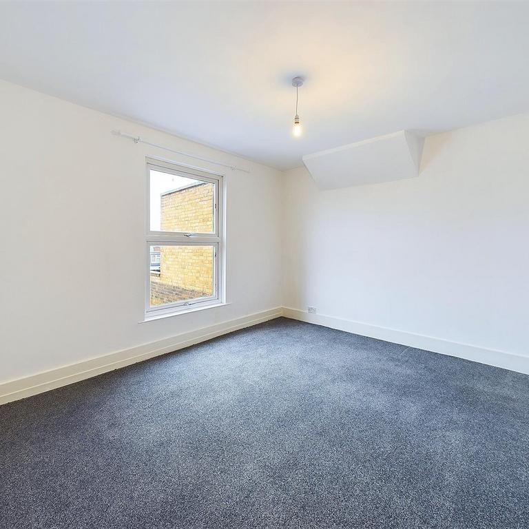 3 bedroom apartment to rent - Photo 1