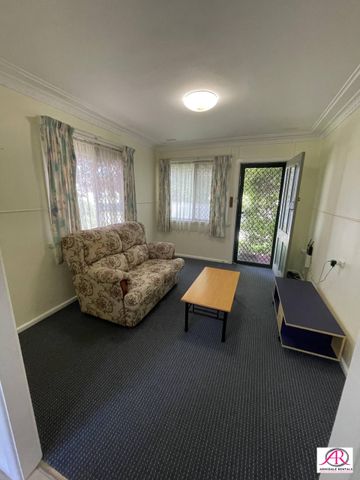 1 BEDROOM UNIT IN WALKING DISTANCE TO TOWN - Photo 3