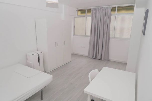 Calle Tomás Escalonilla, Málaga, Andalusia 29010 - Photo 1