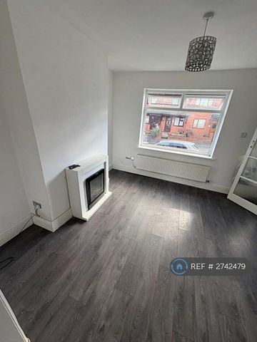 3 bedroom terraced house to rent - Photo 2