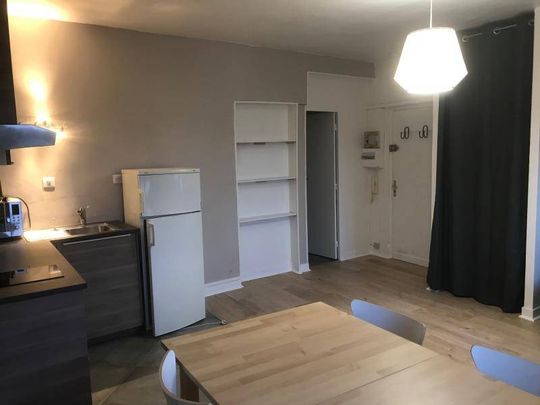 Beau studio meublé en location de 26,64m², situé rue Stanislas Girardin à Rouen, 498,27€ charges comprises - Photo 1