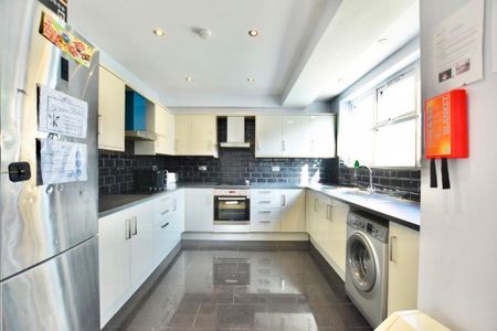 5 bedroom terraced house to rent - Photo 5