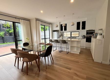 Near New 3BR Home in Silverdale - Photo 2