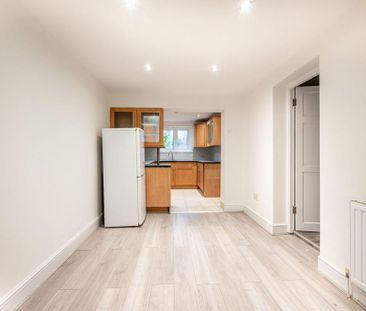 4 bedroom terraced house to rent - Photo 5