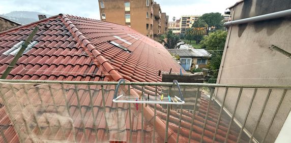 Location Appartement 1 pièce 24m² HYERES 83400 - Photo 2