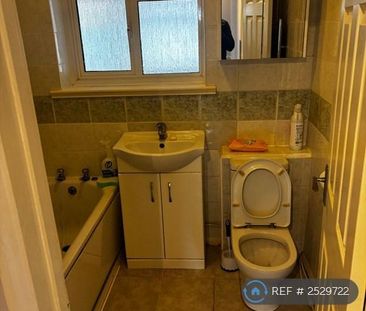 2 bedroom maisonette to rent - Photo 6