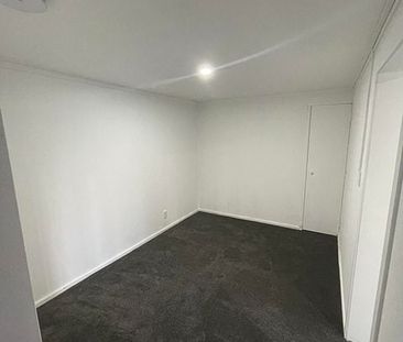 Cheap and Isolated Flat - Photo 2