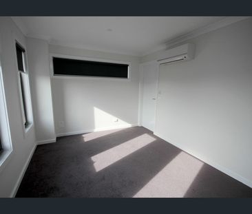 A Low Maintenance Lifestyle! - Photo 4