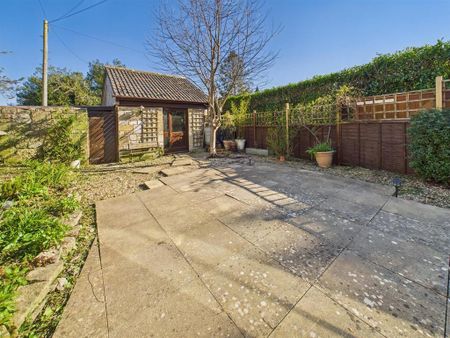 3 bedroom detached house to rent - Photo 3