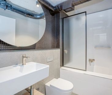 STUNNING FURNISHED APARTMENT - Photo 6