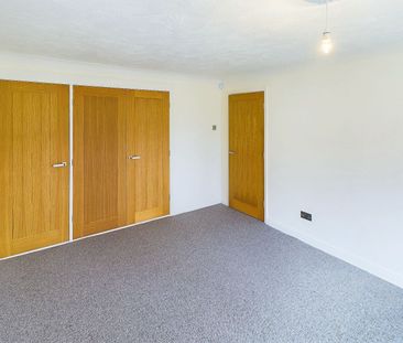 4 Bedroom - Photo 5