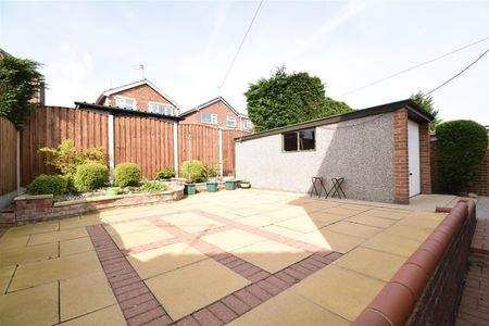 Newton Drive, Wakefield - Photo 5