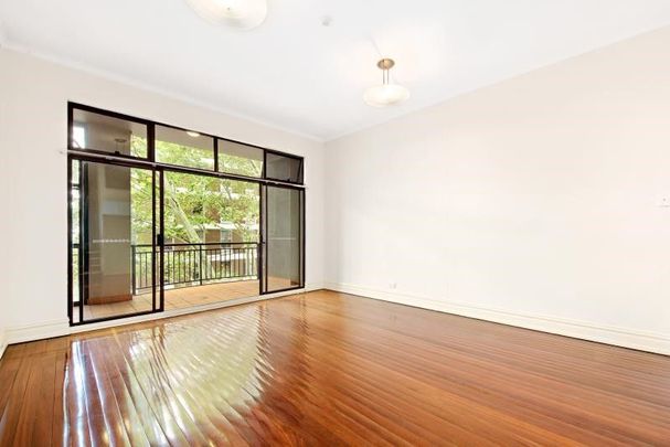 New York style split level apartment with balcony - Photo 1