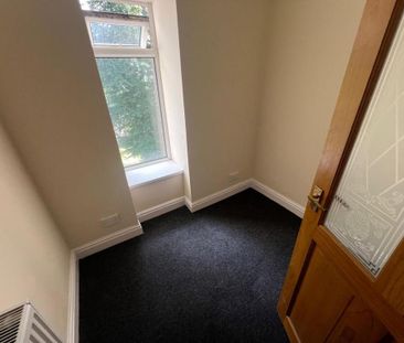 3 bedroom flat to rent - Photo 3