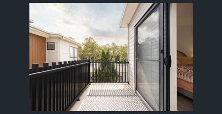 Modern Tri-Level Townhouse in Prime Coorparoo Location - Photo 5
