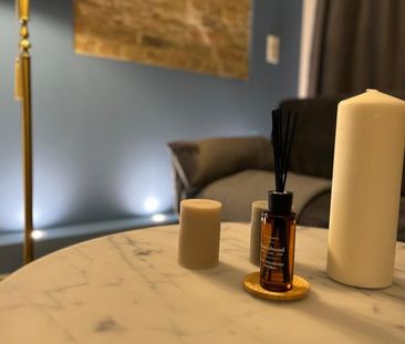 Stilvoll sanierte Altbau Wohnung 1,5 Zimmer möbliert - Photo 2