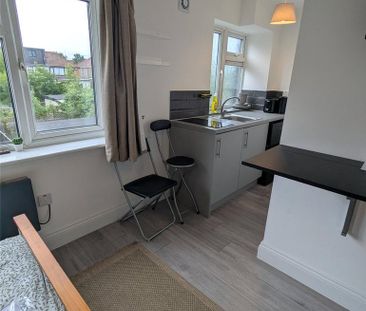 Studio to rent - Photo 6