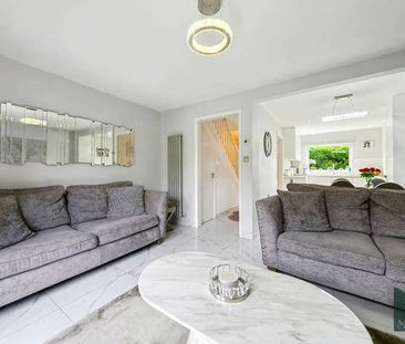 Goldrill Drive, New Southgate, N11 - Photo 3