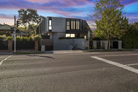 Unit 4/1110 Burke Road, Balwyn North. - Photo 4