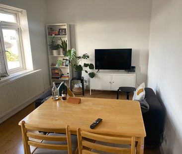 1 Bed Flat, Stoke Newington High Street, N16 - Photo 2