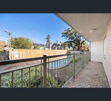 2/13 Macquarie Terrace, Balmain, NSW 2041 - Photo 4