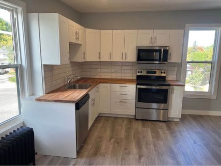 For Lease - 20497 LESLIE Street Unit# 2ND FLOOR, East Gwillimbury, Ontario - Photo 4