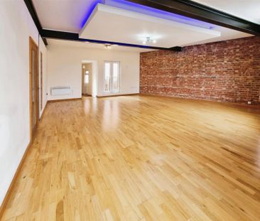 2 Bedroom Apartment to Rent in High Street, Rushden, NN10 - Photo 1